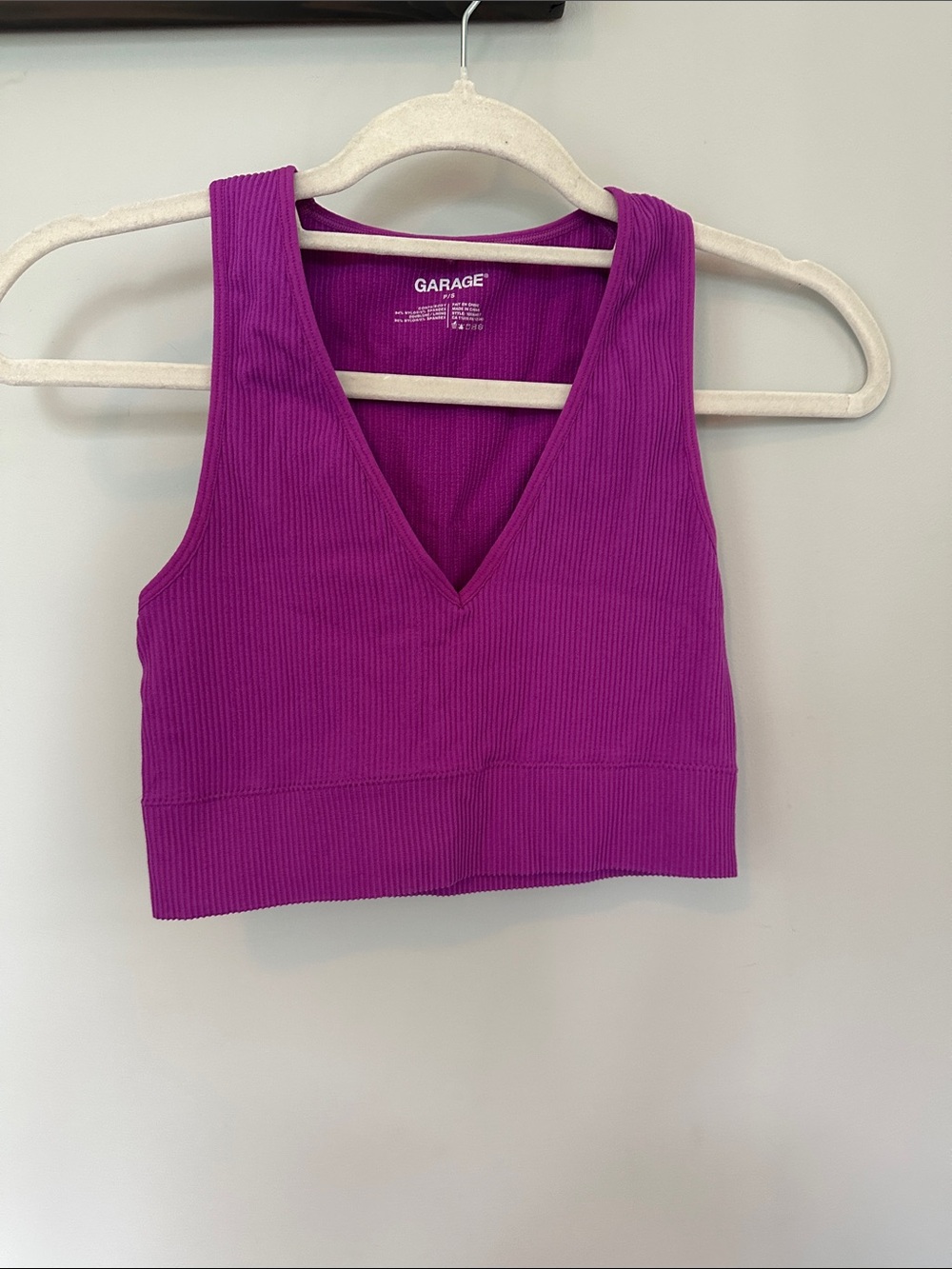 Garage Ribbed V-Neck Crop Tank Top - purple size small
